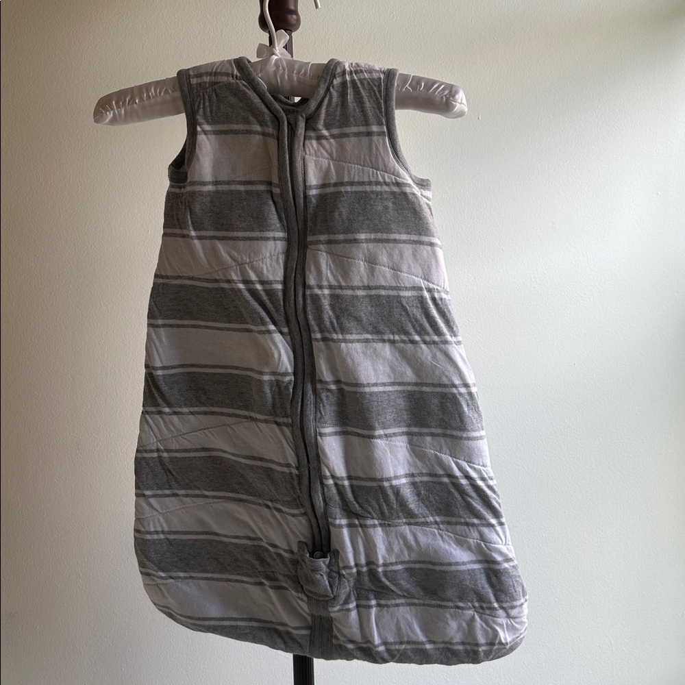 Burt’s Bee sleep sack -S & sterilizing case NWOT - Picture 3 of 16